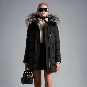 Moncler Aphroti Puffer Jacket, Black Size 0